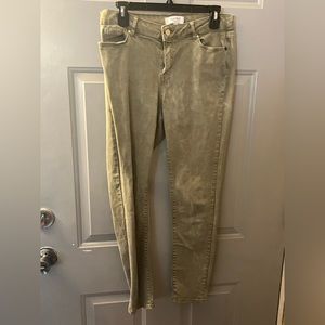 Ellen Tracy Denim. Size 10 olive green jeans.